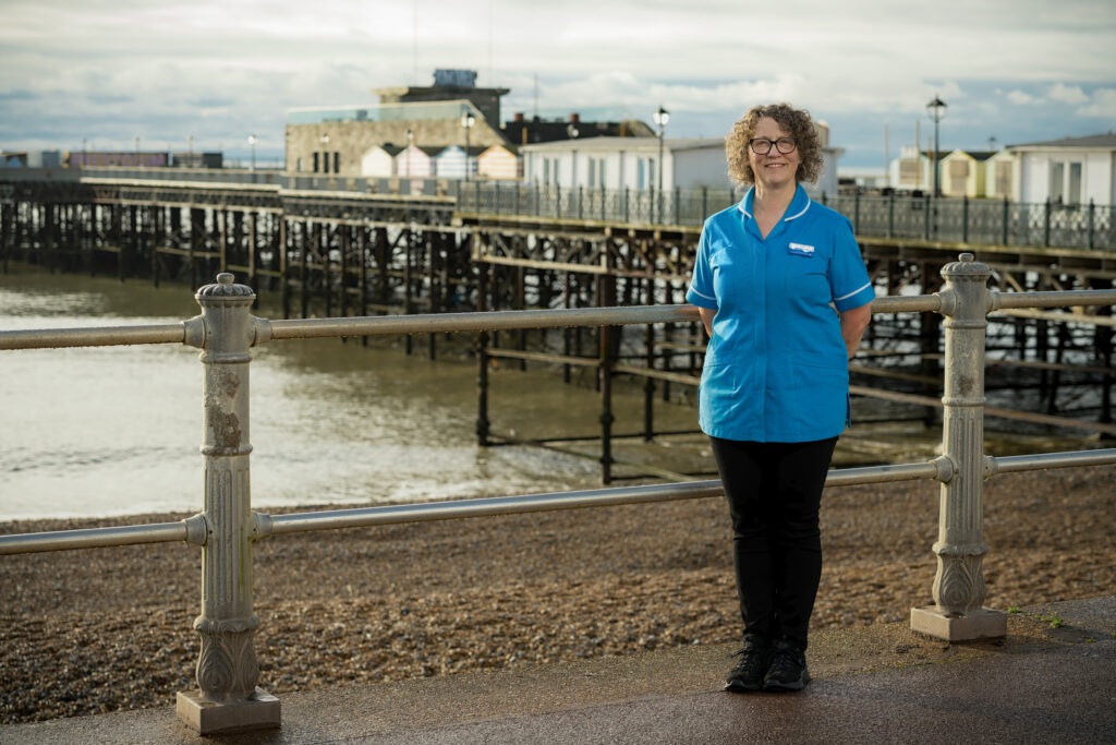 The current image has no alternative text. The file name is: COM.-Andrea-on-the-seafront-scaled.jpg