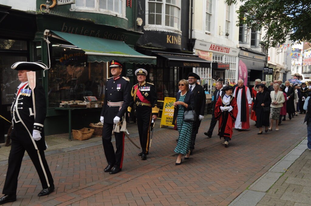 The current image has no alternative text. The file name is: NEWS_George-Stree-Procession.jpg