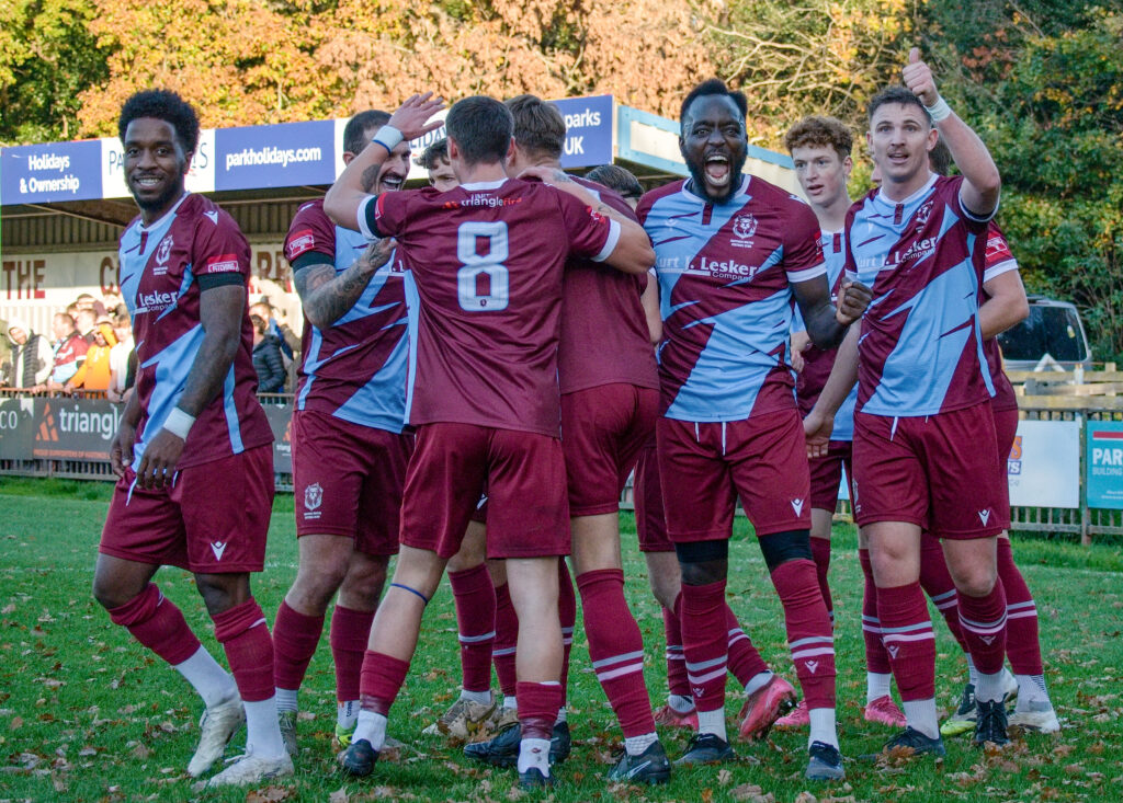 The current image has no alternative text. The file name is: SPORT-Team-celebration_DSC6660-scaled.jpg