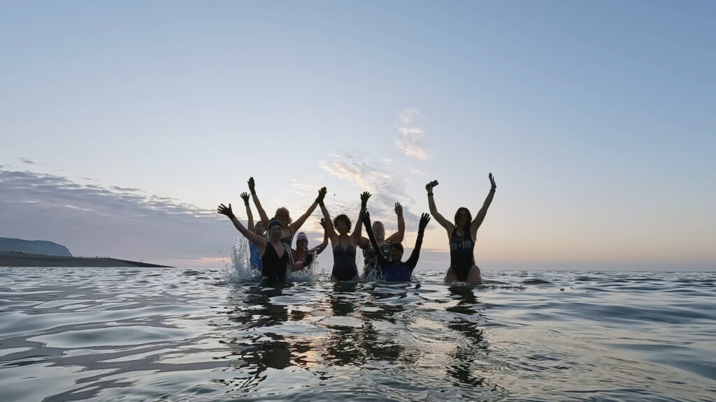 The current image has no alternative text. The file name is: com-sea-swimmers-2.jpg