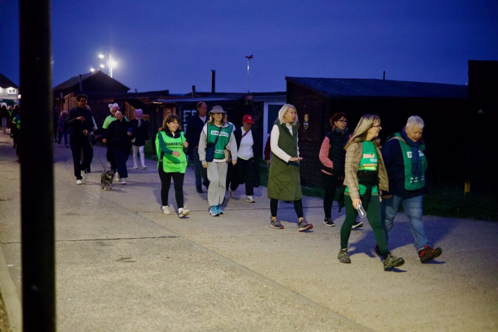 The current image has no alternative text. The file name is: SPOTLIGHT-Samaritans-dawn-walk-1-CREDIT-none-scaled.jpeg